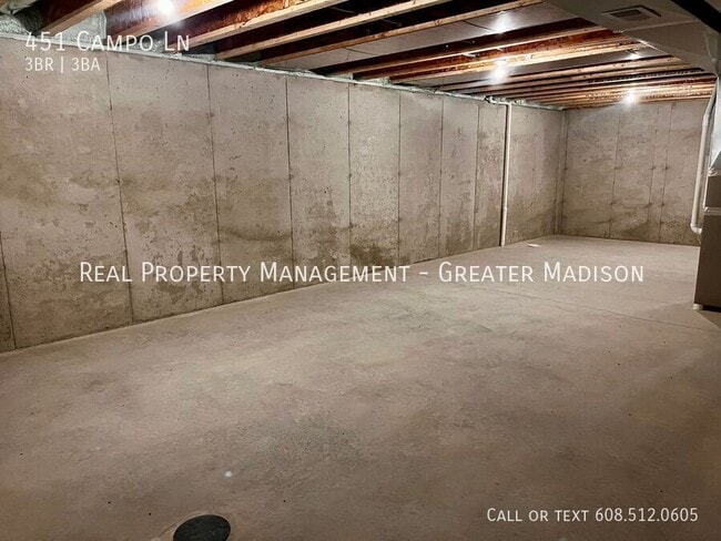 Building Photo - 451 Campo Ln