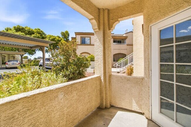 Building Photo - Charming First-Floor 2-Bedroom Condo