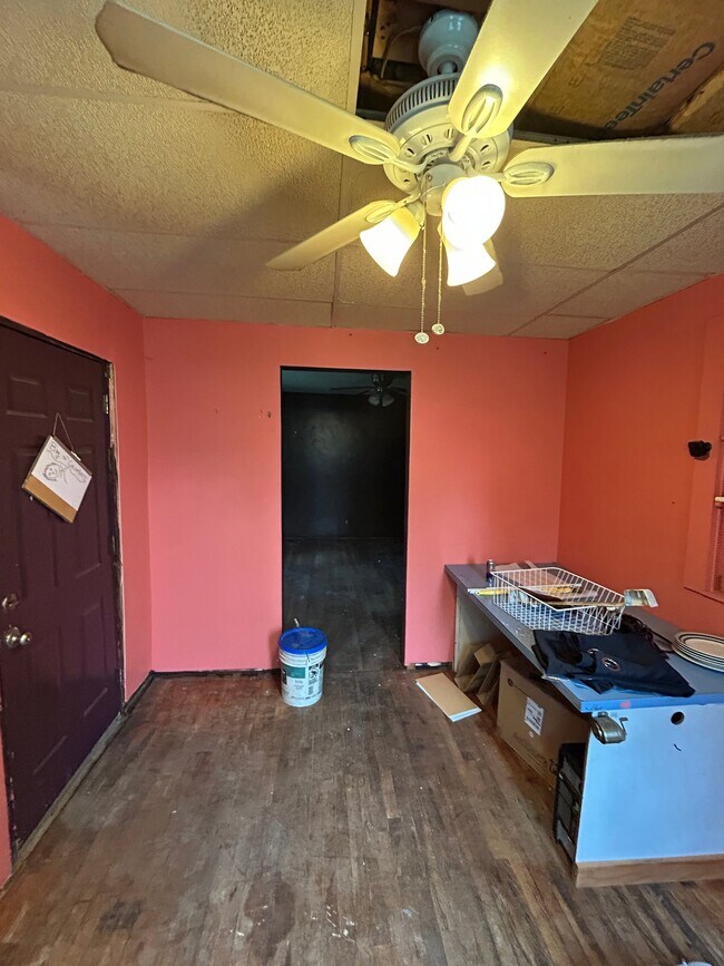 Building Photo - 2425 Wheaton Ave
