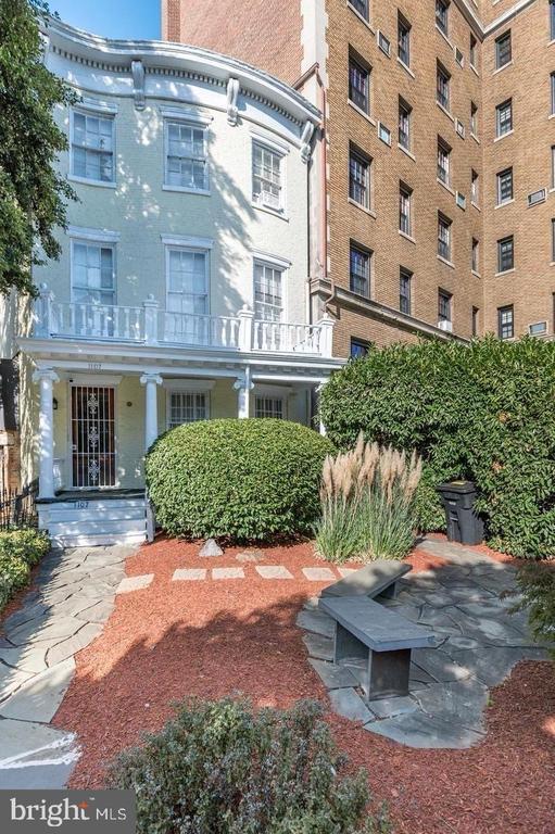 Building Photo - 1107 Massachusetts Ave NW