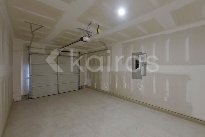 Building Photo - 528 Ivy Brook Way