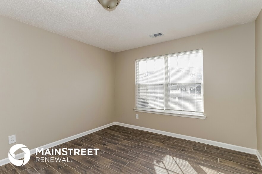 Building Photo - 5319 Creekview Way