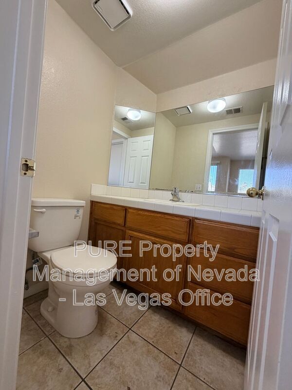 Building Photo - 266 Bluefield Ln