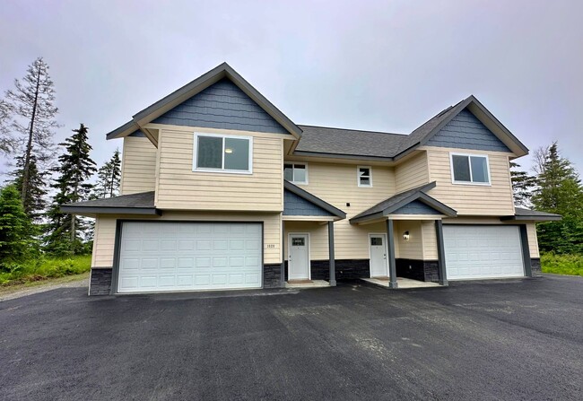 Building Photo - 1529 Pey Dr