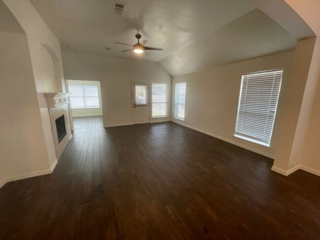 Building Photo - Spacious Home in Burleson ISD