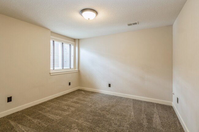 Building Photo - 7808 W 158th Pl