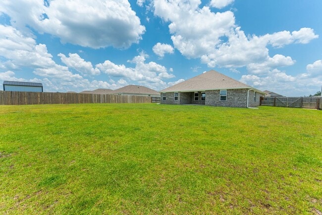 Building Photo - AVAILABLE NOW | BEAUTIFUL 5 BEDROOM, 3 BATH HOME IN MILTON WITH LARGE BACK YARD