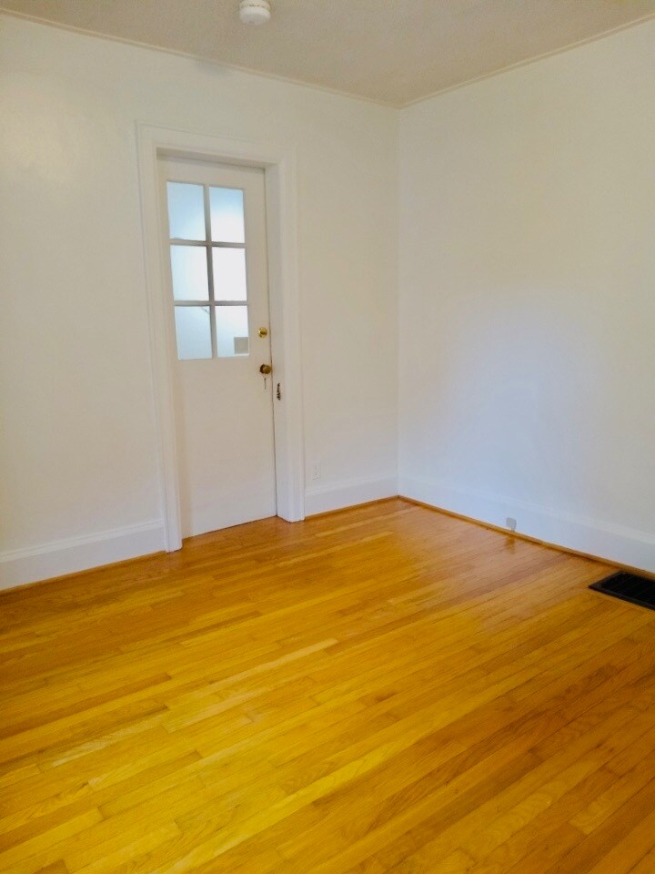 Building Photo - 11 Rowley St