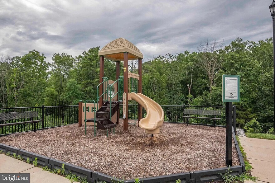 Building Photo - 6002 Camerons Ferry Dr