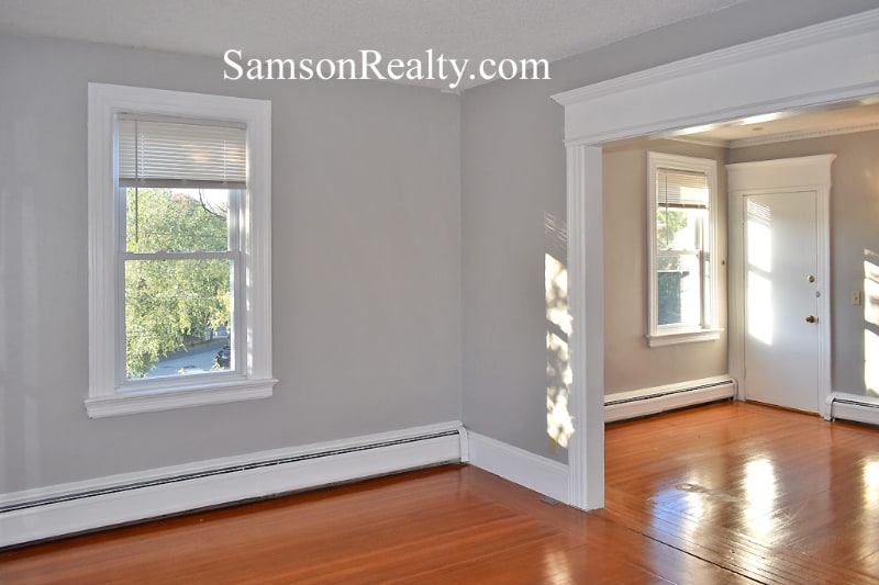 Building Photo - 136 Irving Ave