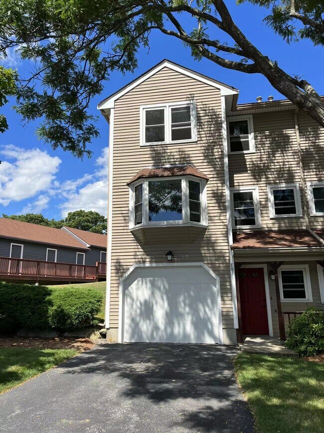 Building Photo - 200 Heroux Blvd