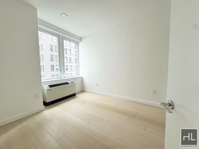 Building Photo - BROAD STREET