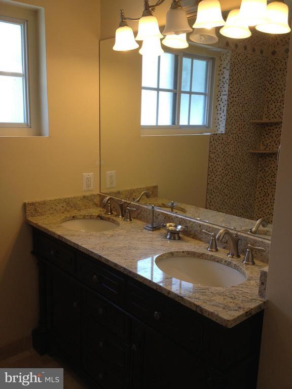 Building Photo - 214 E University Pkwy