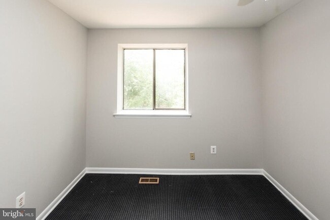 Building Photo - 515 Aspen Dr