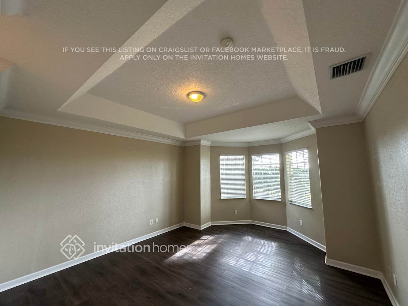 Building Photo - 10469 Galleria St