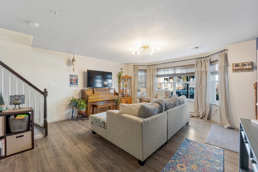 Building Photo - 3089 Goshen Dr