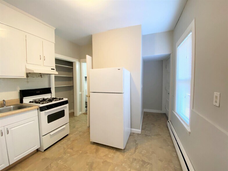 Building Photo - 7 Elmer St