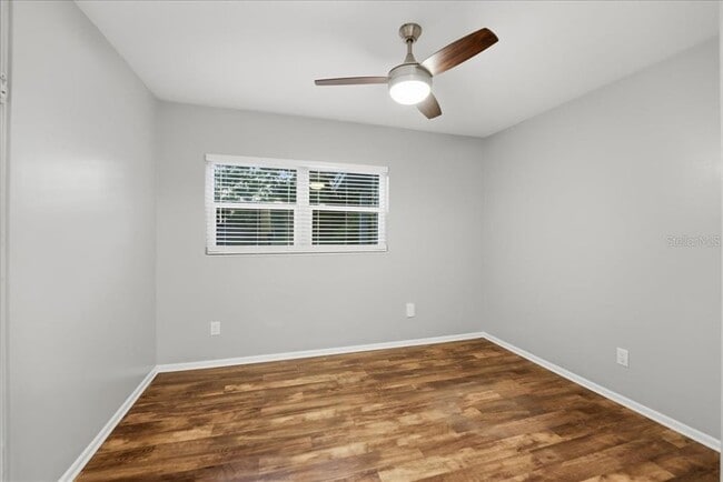 Building Photo - 1826 Pineview Cir