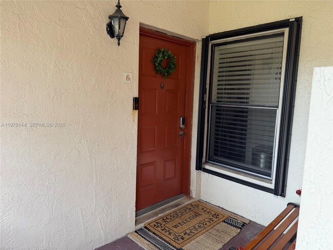 Building Photo - 20170 NE 3rd Ct