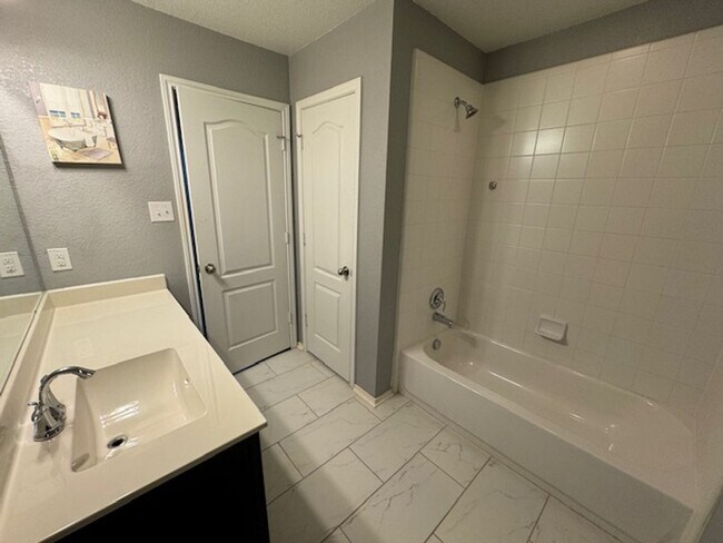 Building Photo - Coming soon... Move in May 8th, 2026