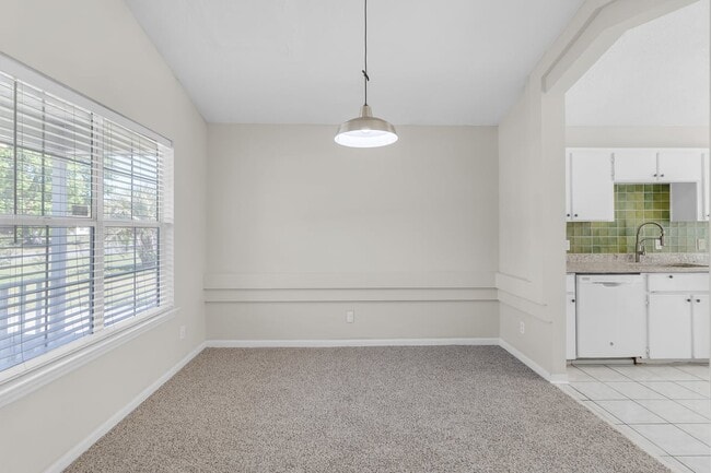 Building Photo - 710 Osprey Dr