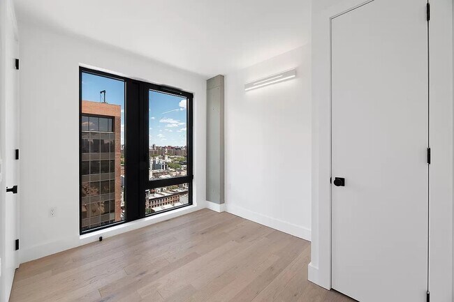 Building Photo - West 125th Street