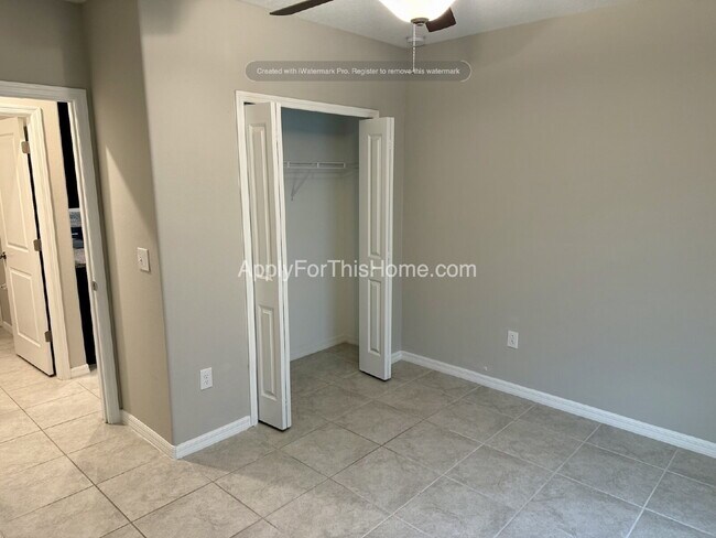 Building Photo - Single Family Home - 6 Bedroom