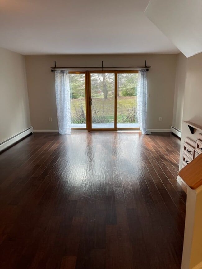 Building Photo - Beautiful Two Bedroom Condo