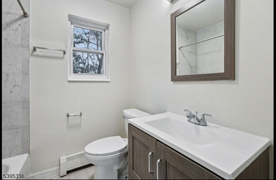 Building Photo - 189 Littleton Rd