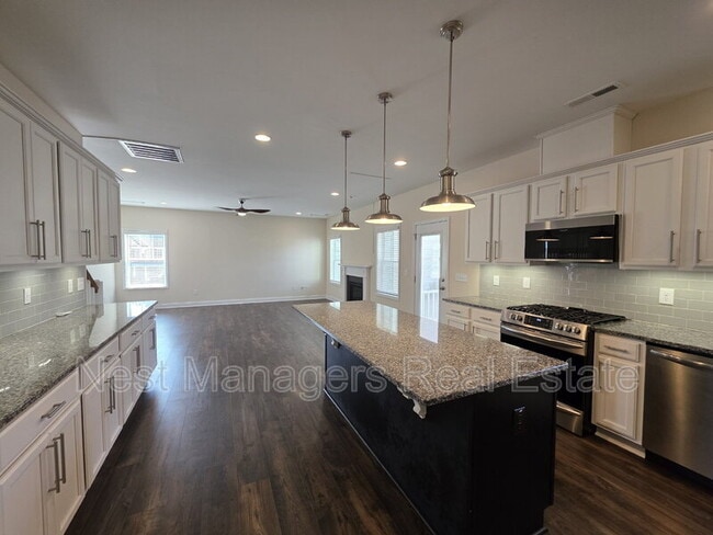 Building Photo - 2418 Cedar Rdg Ct