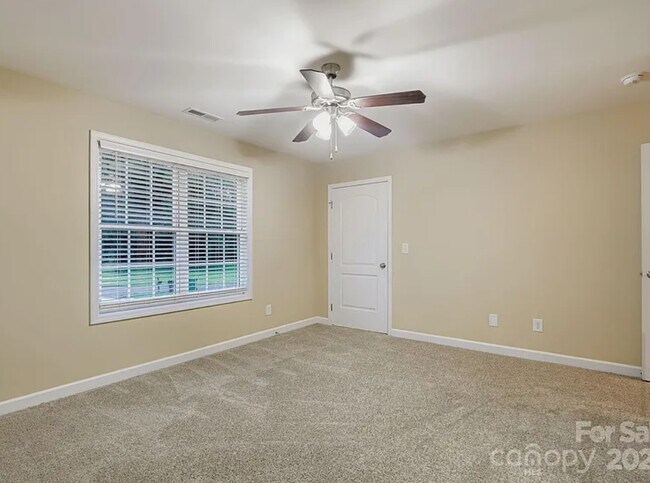 Building Photo - 4400 Tantilla Cir