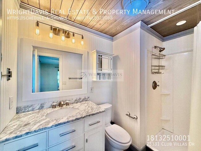 Building Photo - 23331 Club Villas Dr