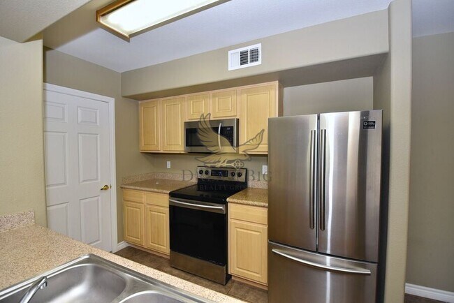 Primary Photo - 8000 W Badura Ave