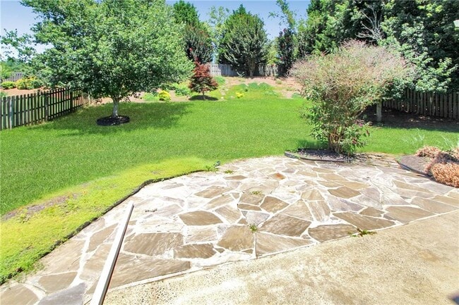 Building Photo - 258 Brookcliff Dr NE