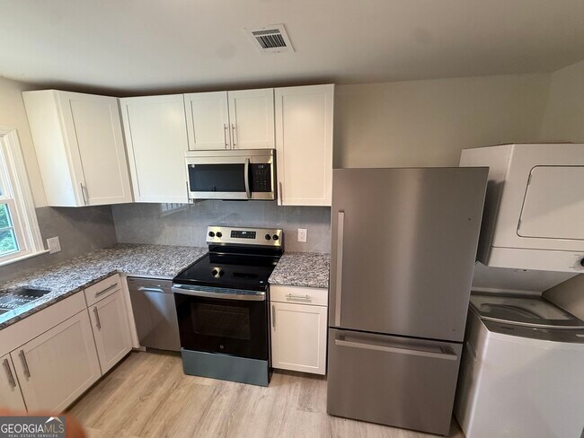 Building Photo - 1157 Boulevard