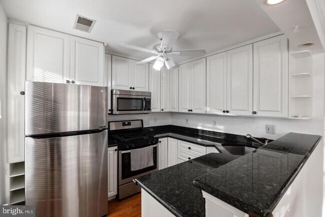 Building Photo - 131 Timberbrook Ln