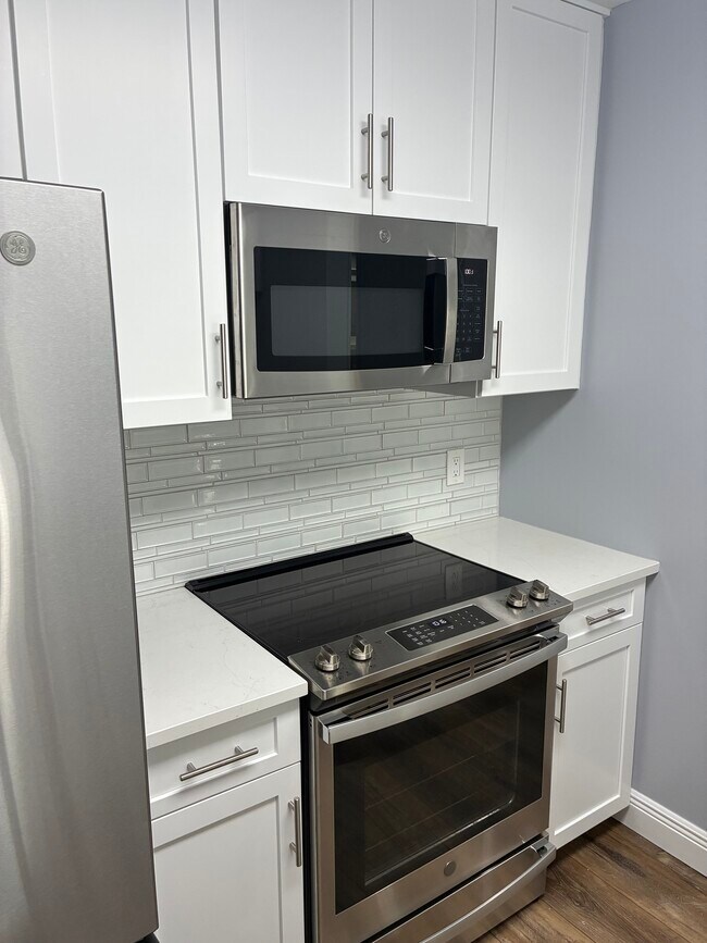 Building Photo - 31 Plantation Dr