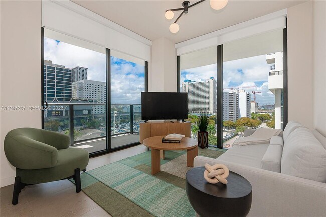 Building Photo - 11 NE 6th St