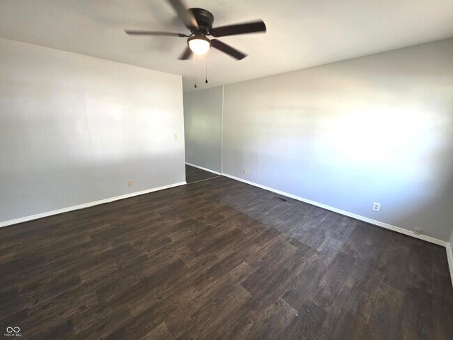 Building Photo - 2835 N Boehning St