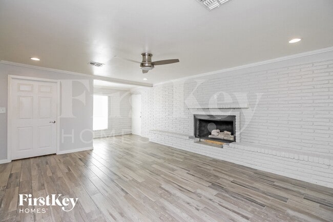 Building Photo - 1132 N Rose St