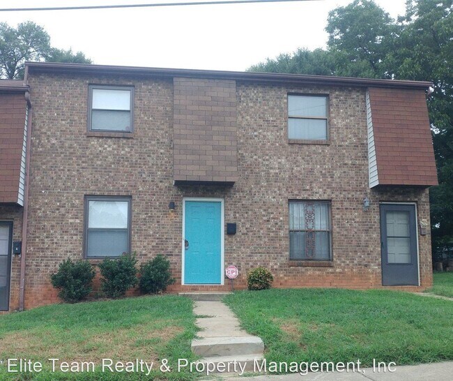 Primary Photo - 2 br, 1.5 bath House - Cemetery St 309 Unit D