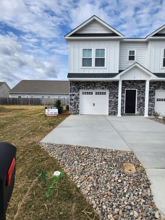 Building Photo - 2104-A  N. Kali Lane