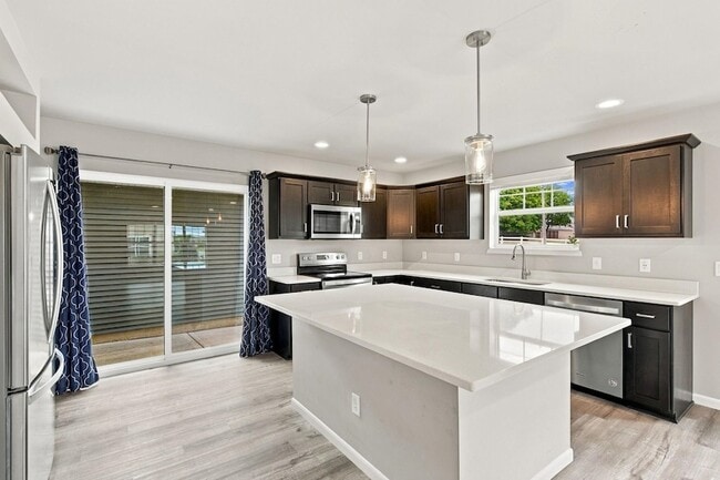 Building Photo - 6158 Driscoll Dr