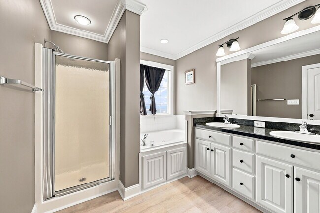 Building Photo - 2517 Sawgrass Dr