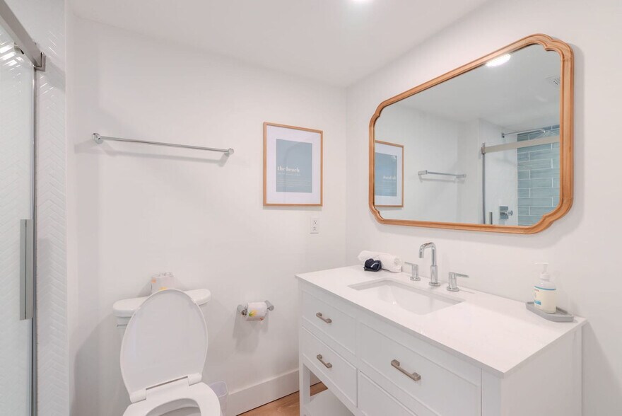 Building Photo - 10 Lemoyne Ave