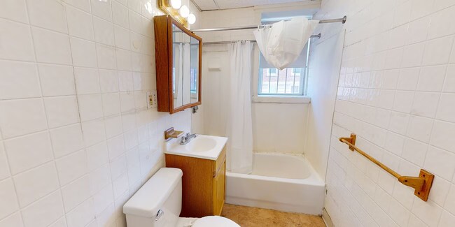 Building Photo - 173 Chiswick Rd