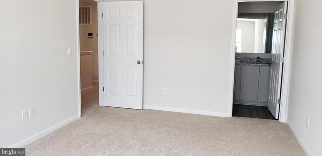 Building Photo - 164 Caterpillar Dr