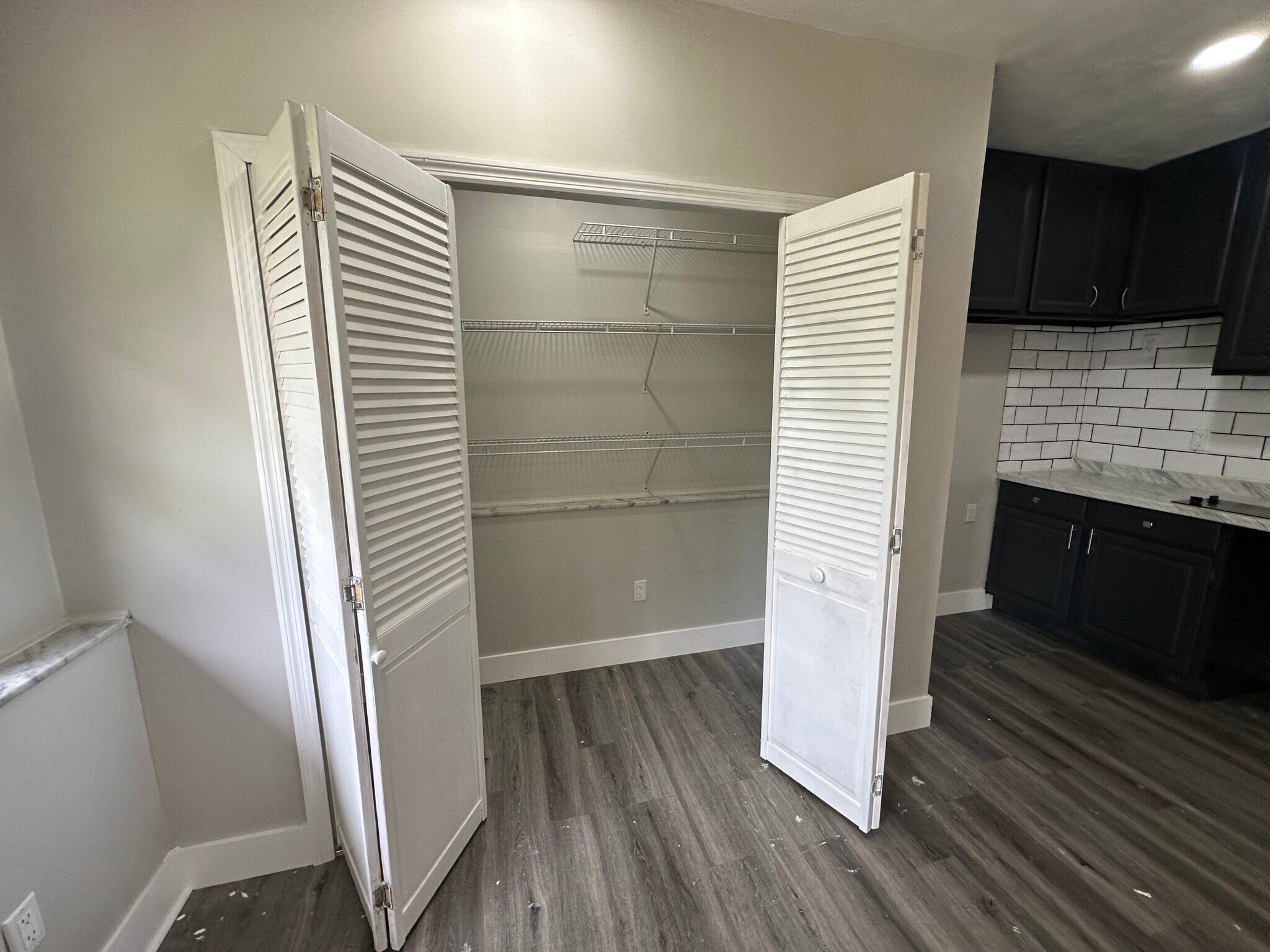 Building Photo - 429 Ventura Ave