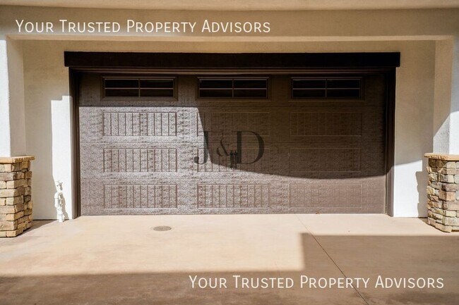 Building Photo - 1371 N Vulcan Ave