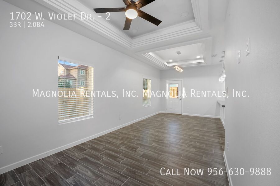Building Photo - 1702 W Violet Dr